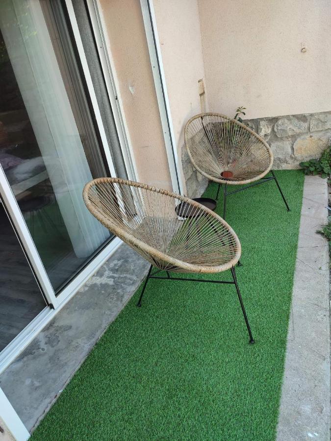 Auberge Des Esperels Rez De Maison Avec Jardin Figanieres Ngoại thất bức ảnh